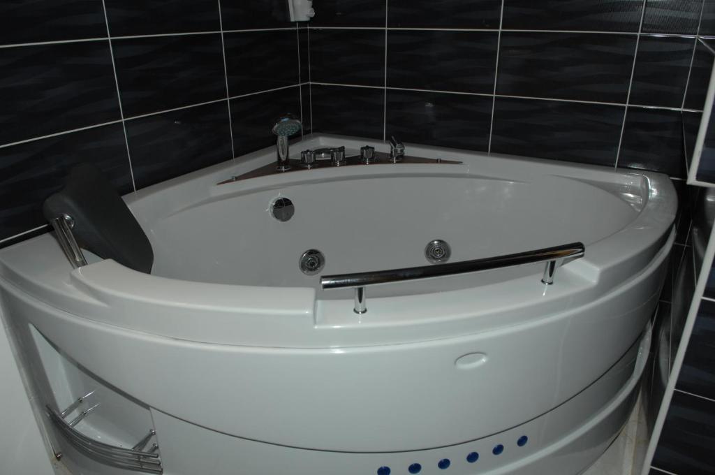 ホテル Tsc Pansion サラエヴォ 部屋 写真
